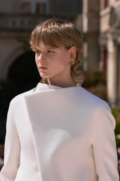 Look 8